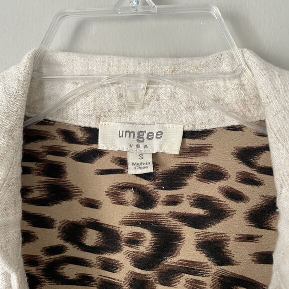 Umgee Size S Oversized Button Peplum Mixed Linen Blend Shirt Animal Print - Picture 4 of 7